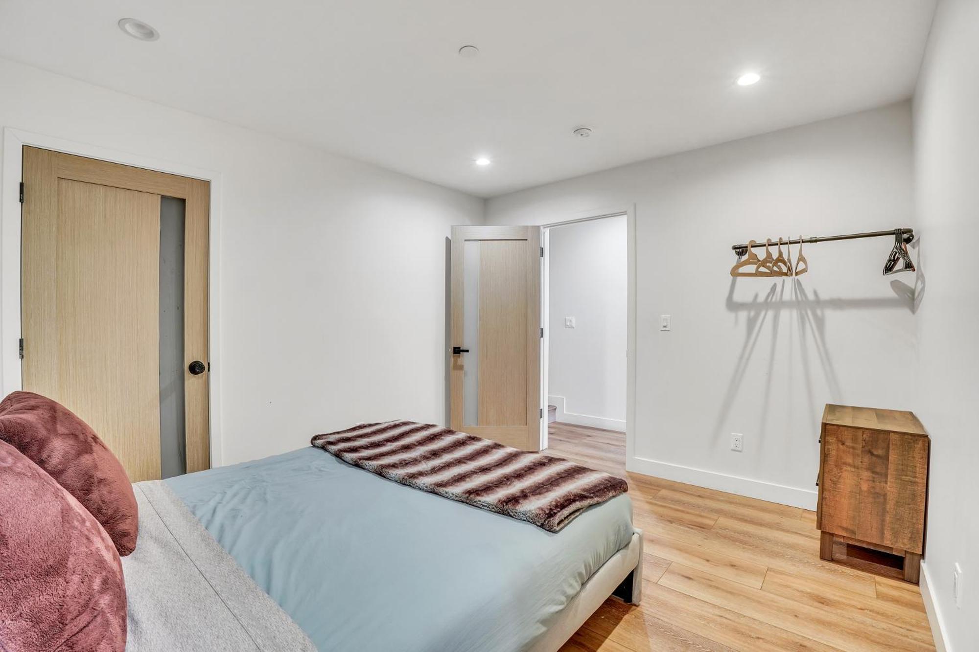 Luxurious Townhome W/3 Master Suites Gated Parking Лос-Анджелес Экстерьер фото